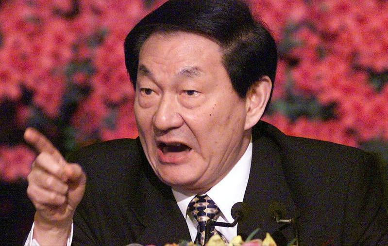 新加坡联合早报今日发文写道：“除了经济改革，朱镕基在台湾问题上的强硬表态，也是他