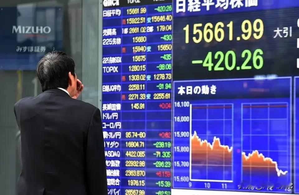 目前日本经济下滑比较严重，社媒直呼已进入“坠落倒计时”。它是G7国家之一，在