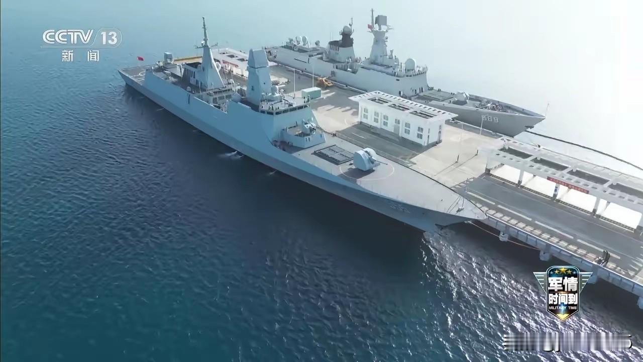它们同框时：跨越两代的传奇-054A和054B在中国海军，有三款护卫舰同时使