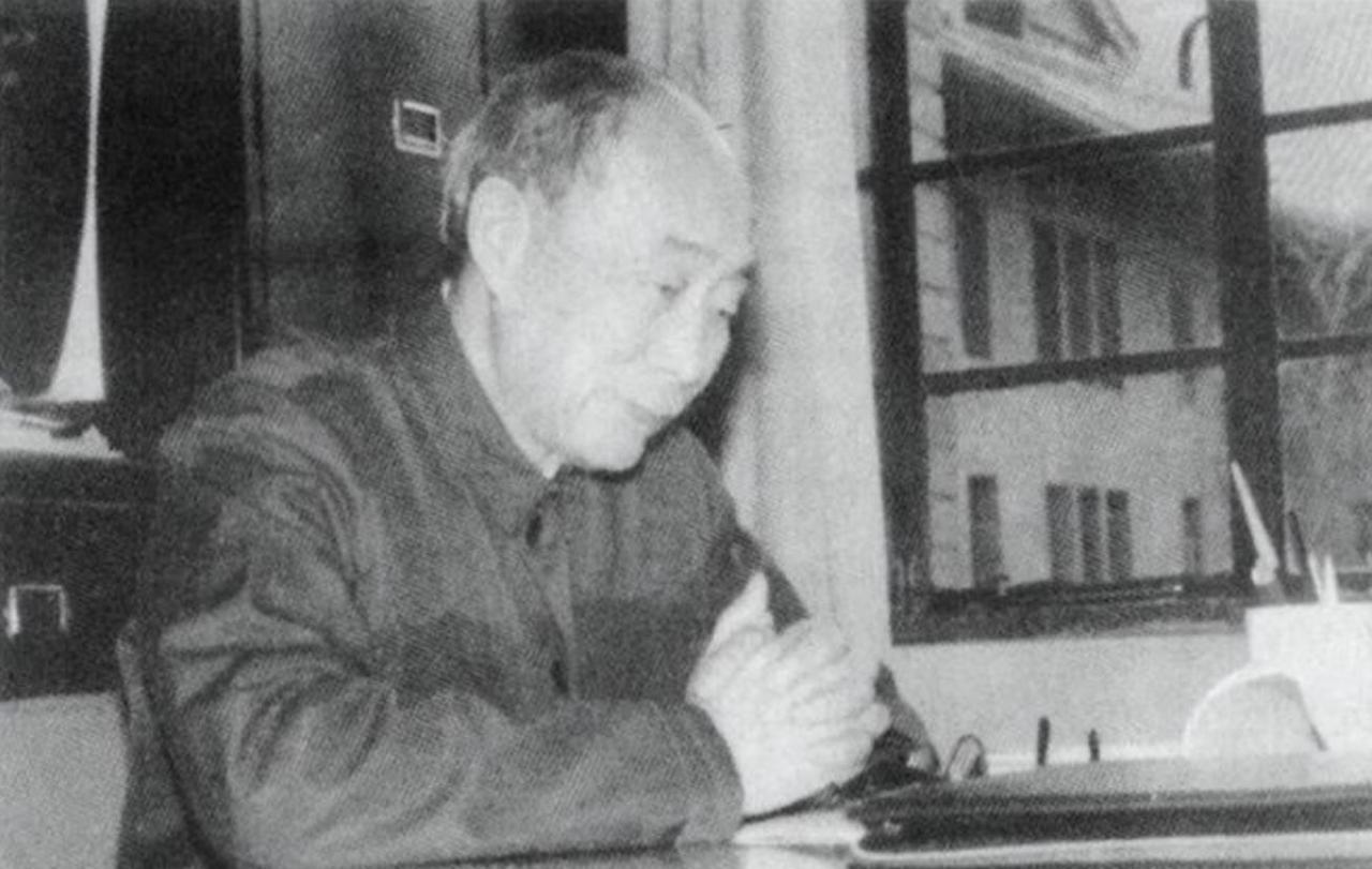 1986年春，病重的原重工业部副部长刘鼎强撑着身体，提笔写了一封申诉信，内容为：