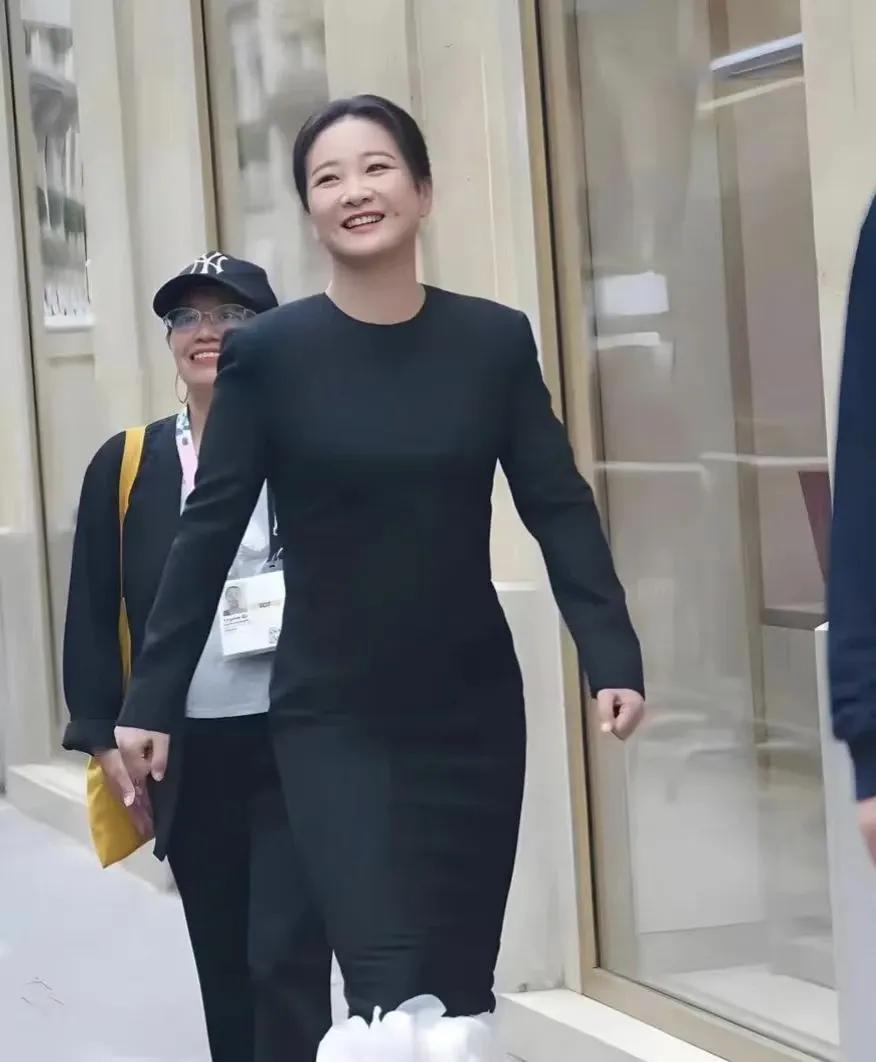 贾玲瘦了，但却没有观众缘了。其实更准确地说是贾玲觉得自己减肥成功了，变漂亮了
