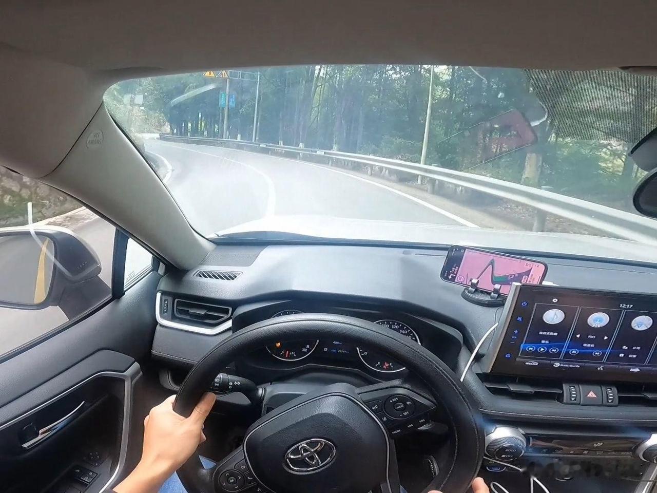 要开车就别选丰田车，这是我真实感受，实话实说，绝非抹黑。昨天开朋友的威兰达，