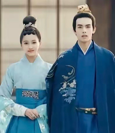 于丫头终于承认了，他对不起《凤求凰》的所有主演，也坦诚表示他的确加戏了。他把原因