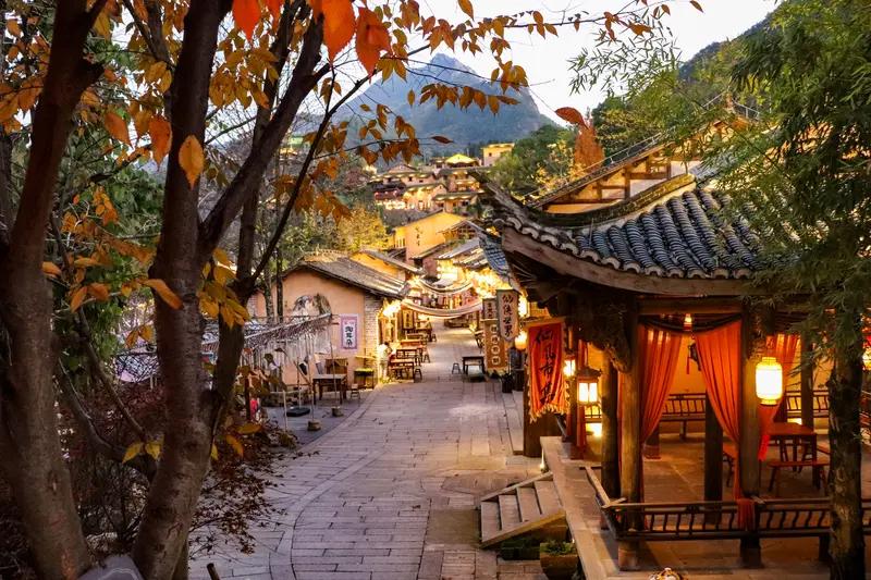 2025年12月13日21时28分，江西上饶广信区望仙谷景区半山腰未开放区域内一