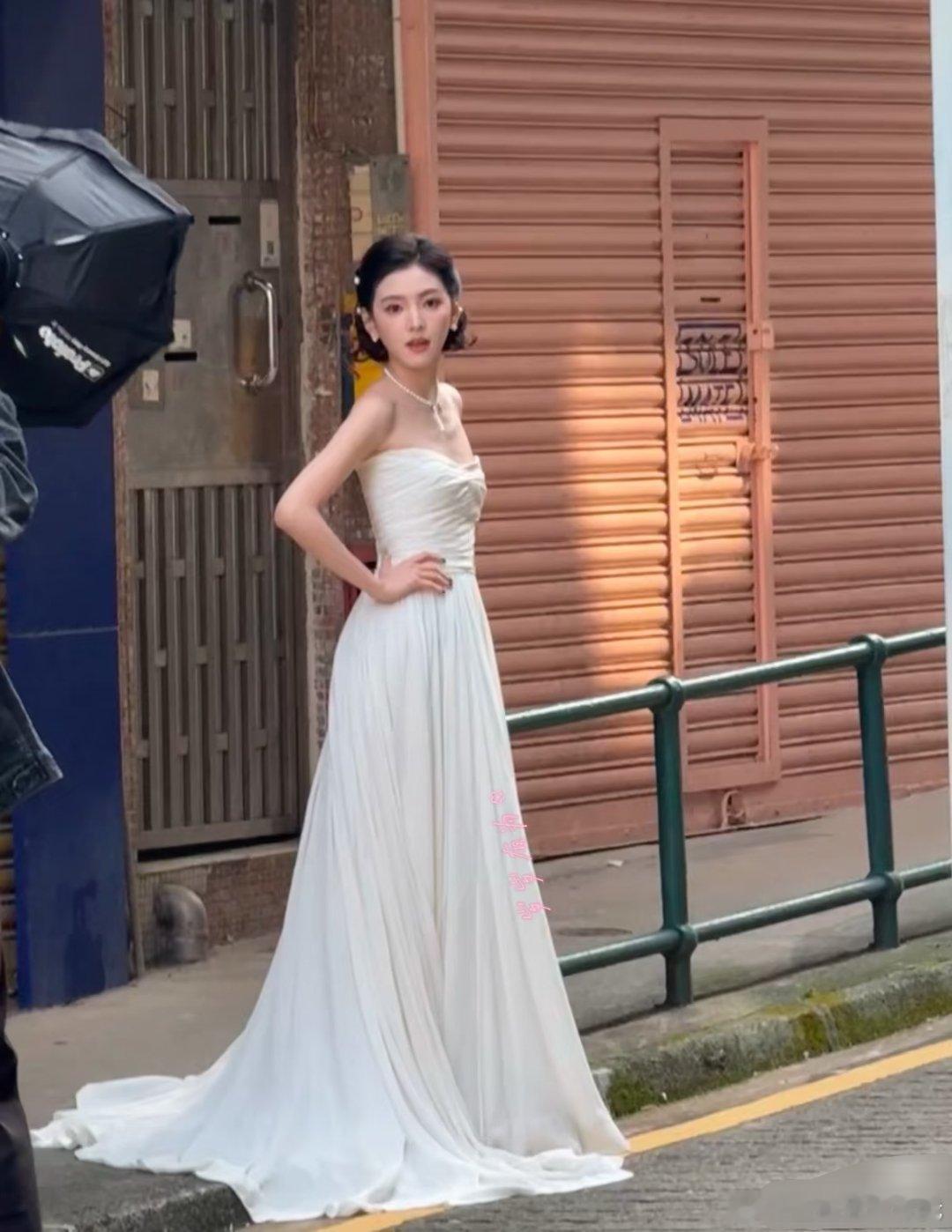 章若楠尖叫之夜穿的也是婚纱？？章若楠穿婚纱章若楠婚纱尖叫之夜出图