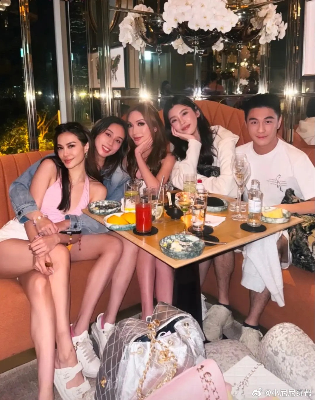 杨受成大儿子杨其龙夜店重新开业，何超欣林心儿何锶珩等名媛捧场！