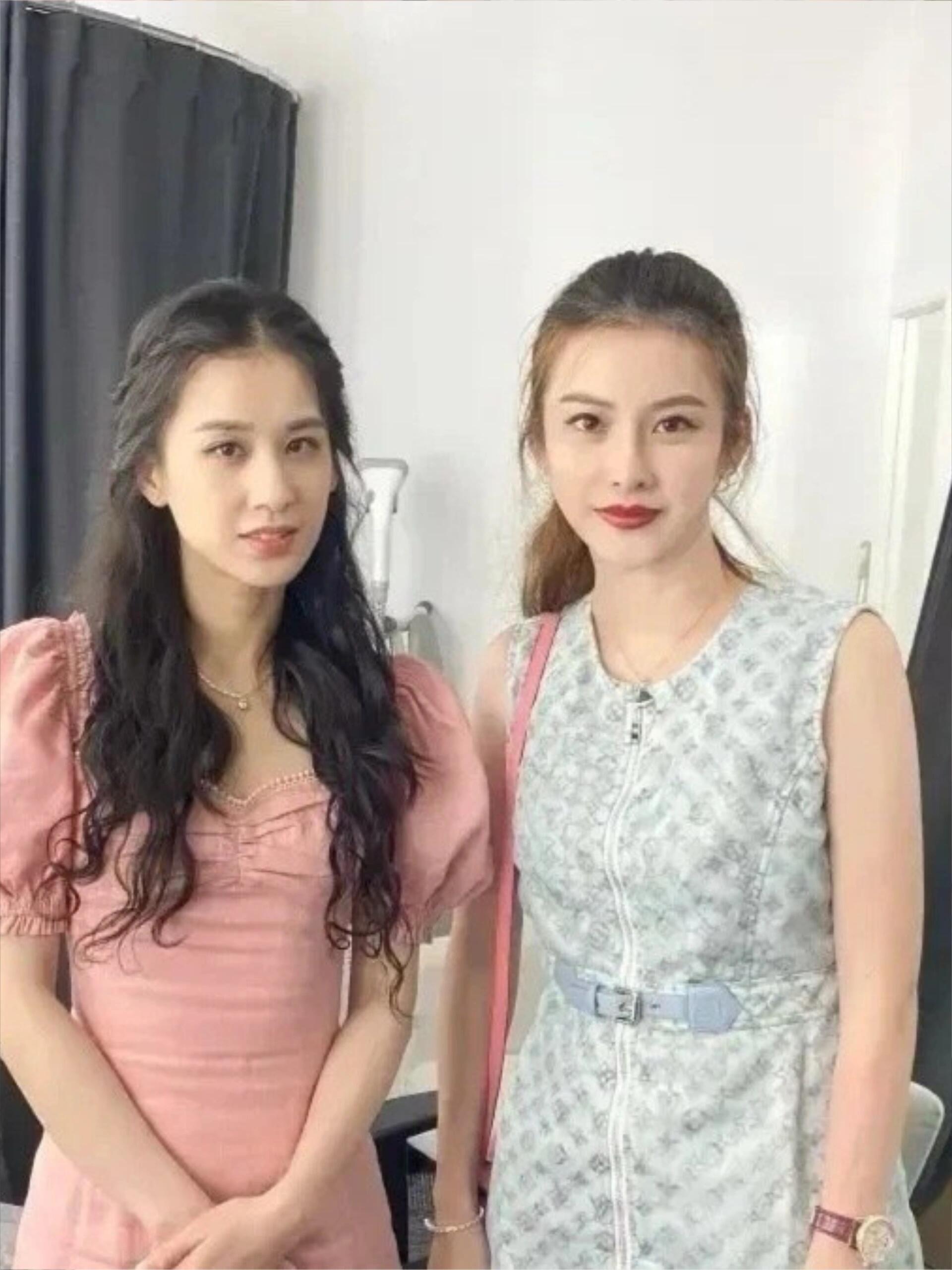 原来黄圣依现实中长这样好纯啊