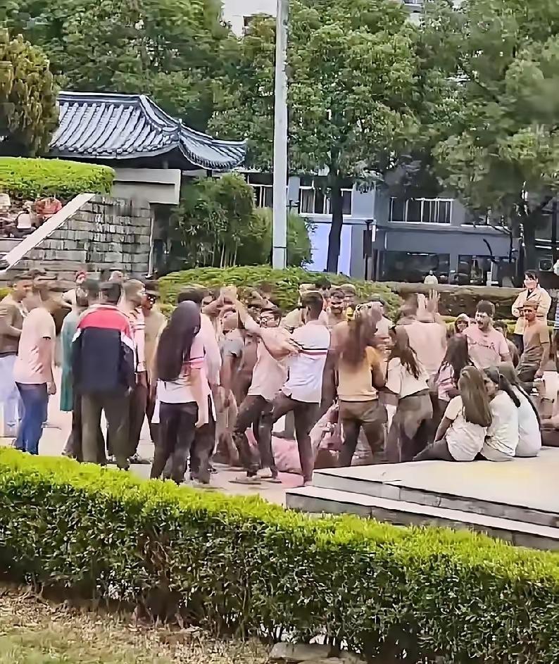 3万印度留学生来华，网传全在偷学AI、军工？真相颠覆认知，70%居然是来学这个