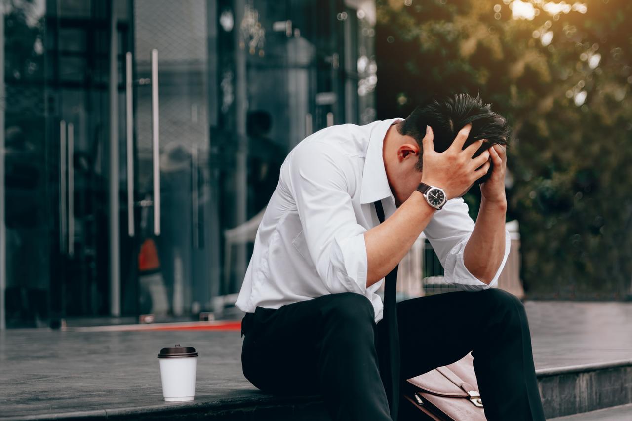 学历越来越不值钱，年轻人就业难，根源在哪？现在高校毕业生一年比一年多，202