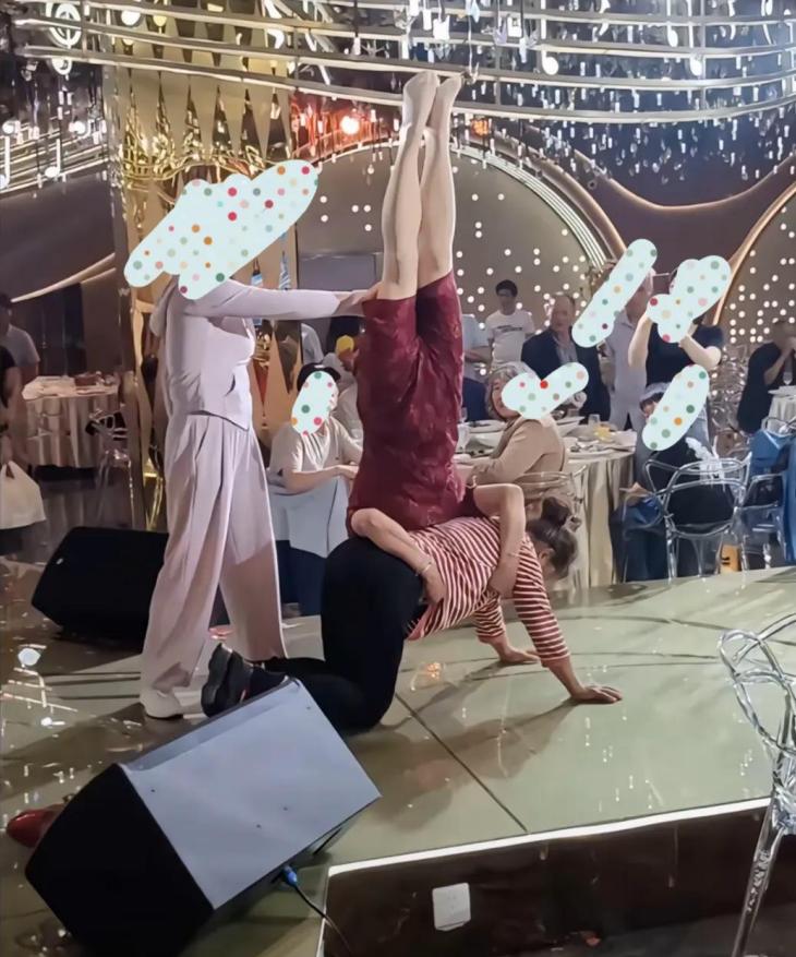 你准备在孩子婚礼上出什么“洋相”！最近，一段视频在网络上疯传，视频中一位