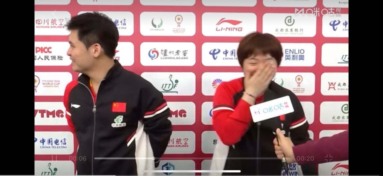 好可爱的活宝，默契的配合，混双组合也是出来新的领队人了，蒯曼和小石头！动漫组合