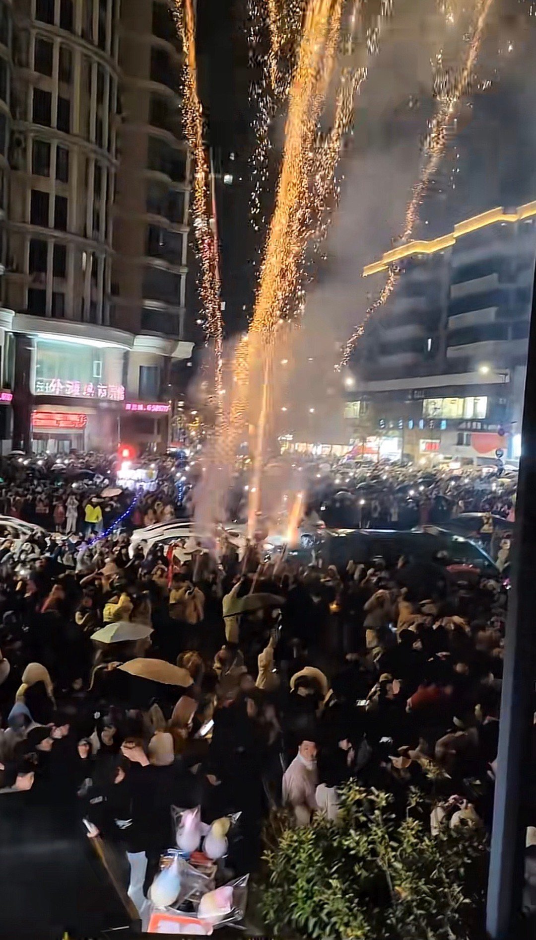 这群人一点不觉得自己很危险么