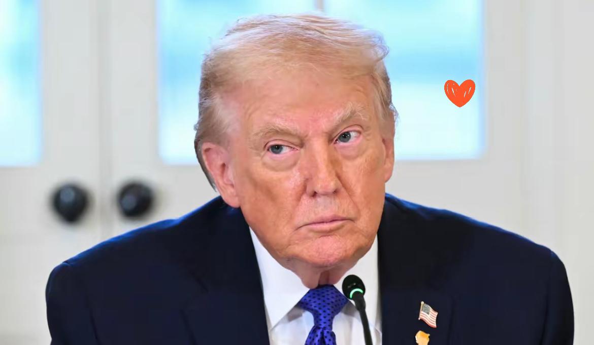 特朗普1月16日在白宫接受记者提问，当询问他如何看待加拿大总理卡尼与中国签署贸易