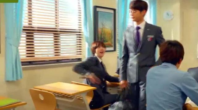 130129.HIGH.CUT.杂志拍摄花絮.崔珉豪-崔雪莉