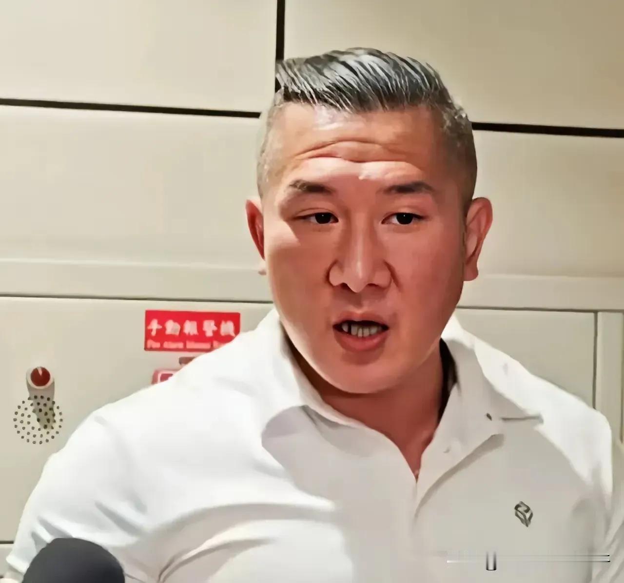 馆长是台湾第一人，喊出：听党指挥，能打胜仗！自从馆长去了一趟澳门，格局打开了