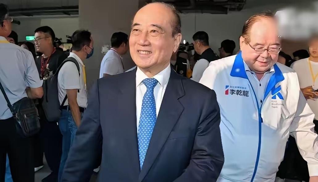 王金平这次还是被刮目相看的，他是很聪明的政治人物，难得被称为公道伯，他不会主动站