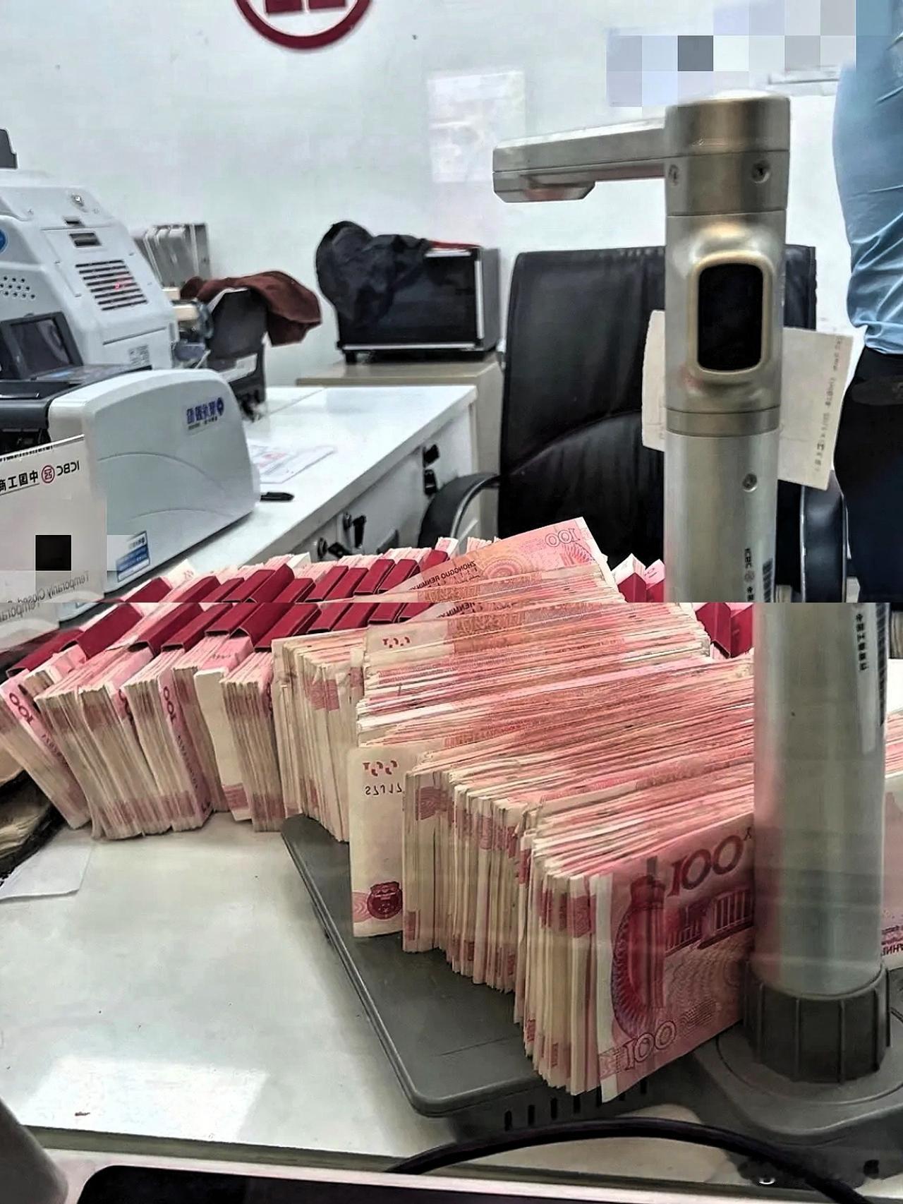 听我劝，银行有存款且超20万的人一定要重视。2026年起，各大行将全面取消5年期