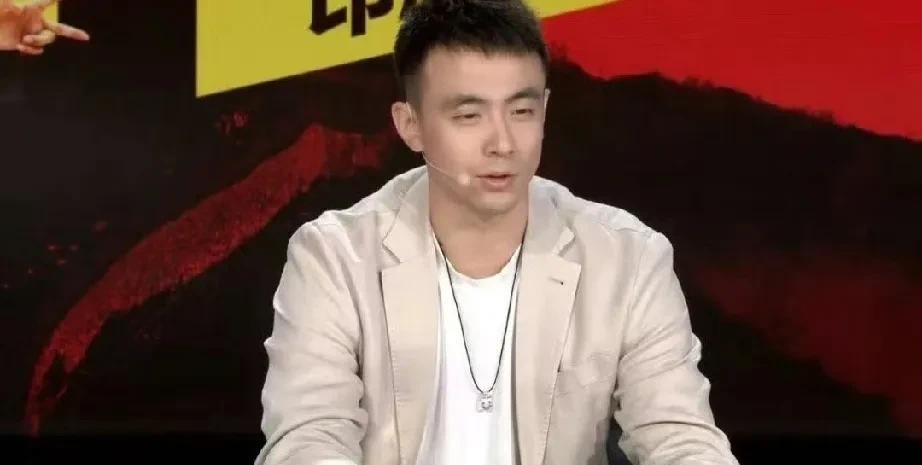 谁更胜一筹！赵继伟和徐杰分别做客两大媒体演播室解说！亚洲杯中国男篮对阵约旦的比