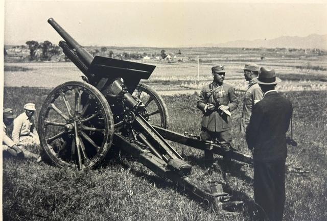 在抗战前民国各大军队除了中央军外，没有任何一家会用火炮进行间瞄射击，只会在200