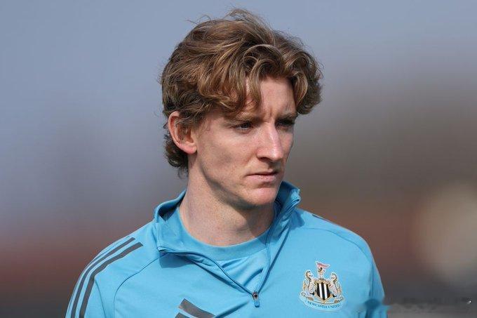 法尔克透露拜仁对戈登的计划是：首先与球员本人进行谈判并达成一致，直到他明确向俱乐