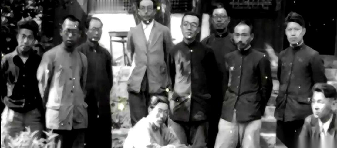 一个省的领导，给沿路的土匪写了封公开信。说有一帮穷学生要路过，去昆明念书，求你们