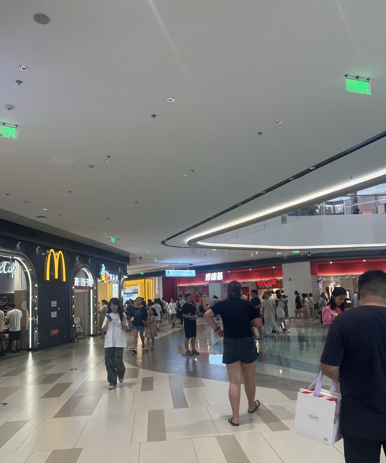 真是想不到原来西安宜家荟聚的商业面积是全国第二2024年4月开业的西安西部大道