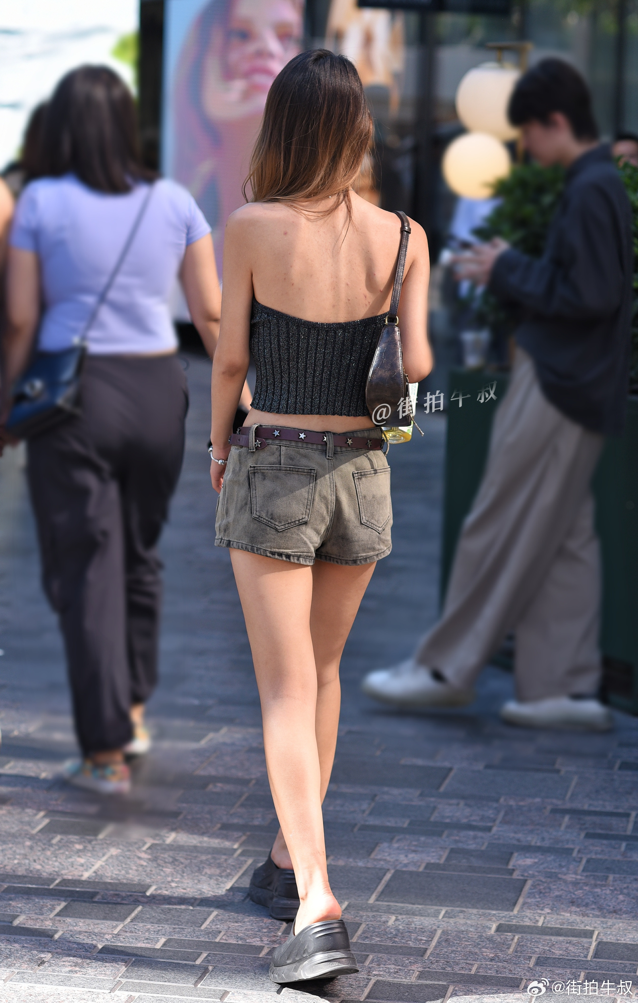 复古的牛仔热裤背心