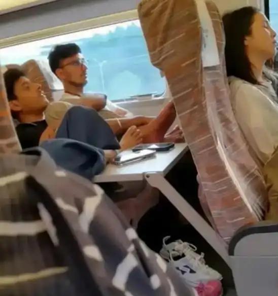 中国高铁1小时跑完的路，印度火车要花3倍时间！票价却只便宜1/3？这对比太扎心