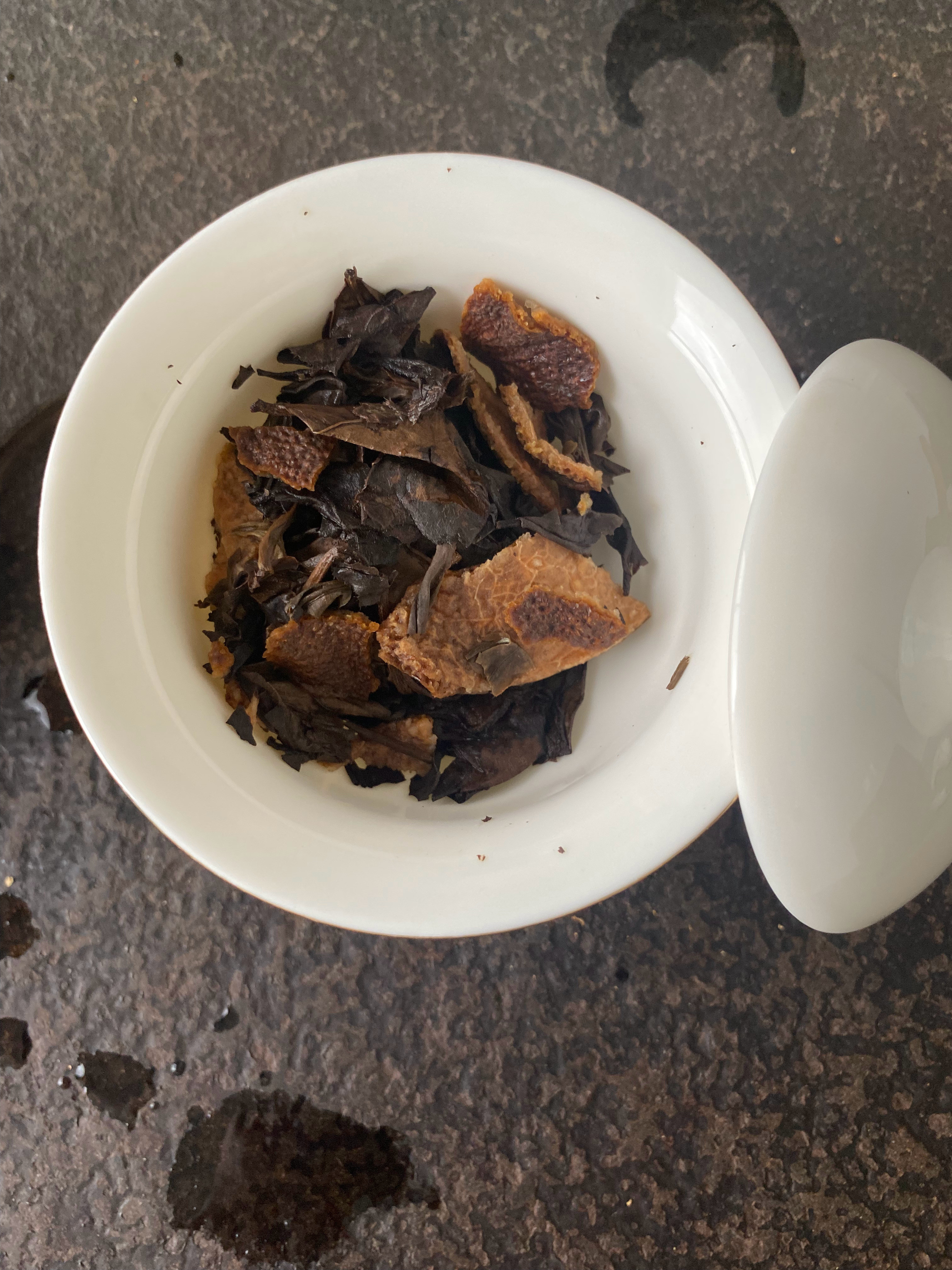 喝杯茶歇歇，天热老白茶+陈皮喝了养生。​​​