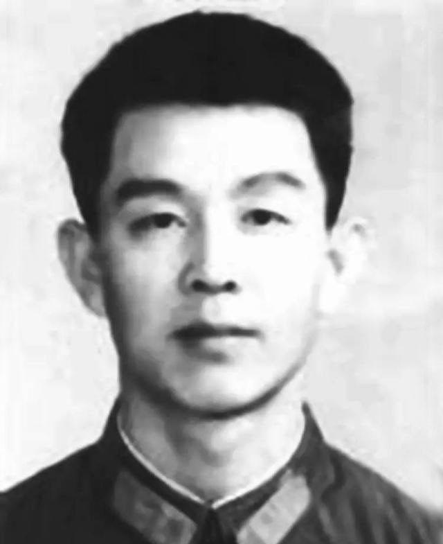 1979年2月17日，对越自卫反击战打响了！李庆海作为警卫连连长，跟着部队向前线