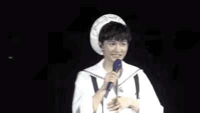 周深舞台女装风愈演愈烈，内娱审美到底要歪到什么时候？