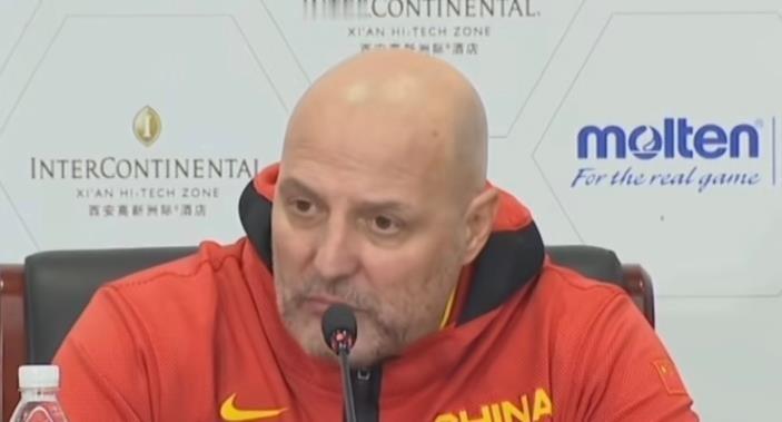 乔尔杰维奇三年前点破的中国男篮顽疾，在2026年8月佛山热身赛上又一次原封不动应