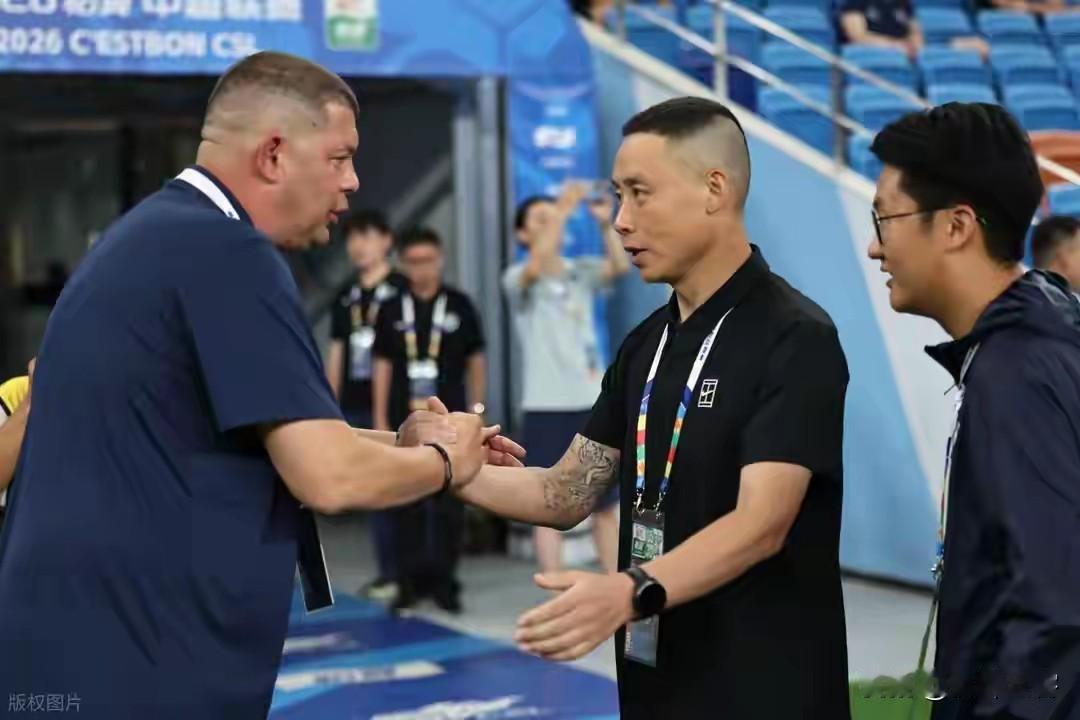 太悲催，赢球也下课？新鹏城此举意欲何为？就在刚刚在网络上看到一个炸裂的信息，刚