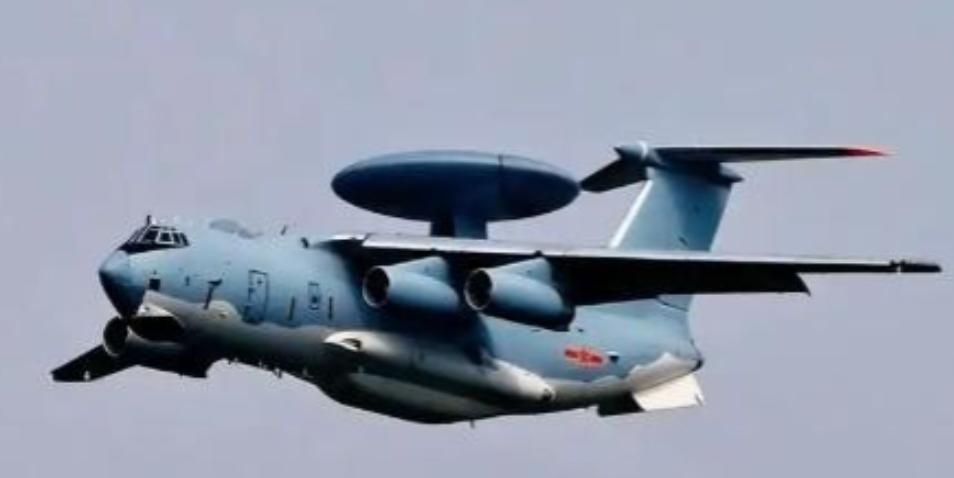 空警3000一旦和六代机形成闭合，那么除了中美，其他国家就可以解除武装了。说得直