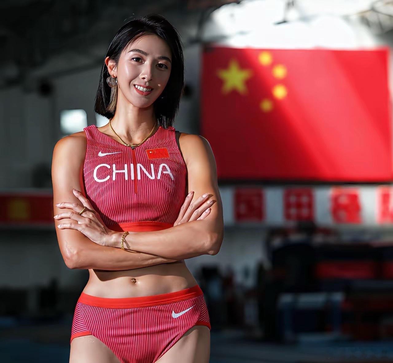 我看错吴艳妮了，13秒12，属于她今年正常成绩。摘铜牌属于意料之中。林雨薇确实状