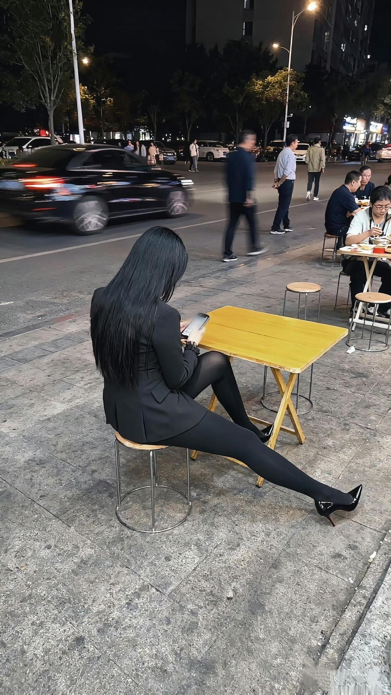 深夜烧烤点起来​​​