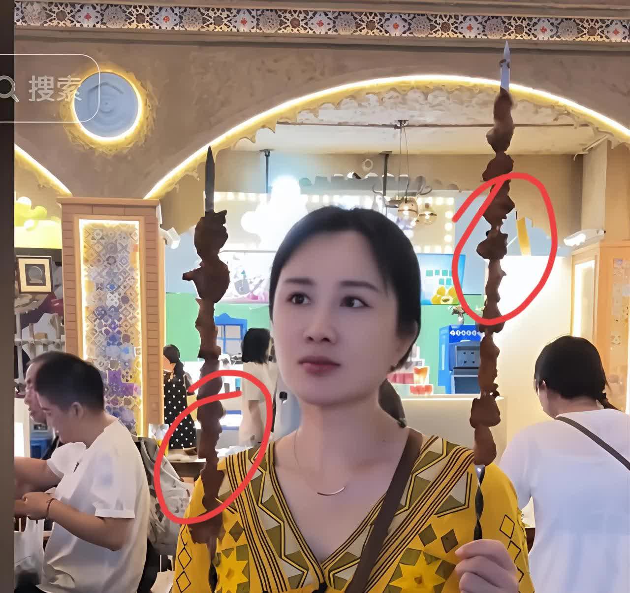我好像明白杜星霖为啥看上张纪中了，感觉她把张纪中当“人形许愿池”了。怀孕时，杜星