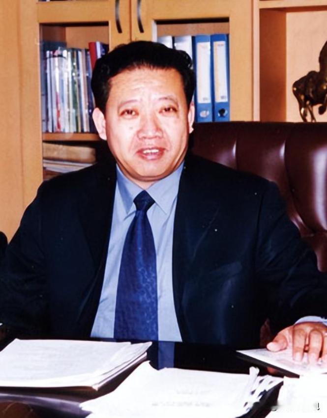 2018年，葵花药业董事长关彦斌与女秘书生下孩子，原配张晓兰得知后，放弃16亿财