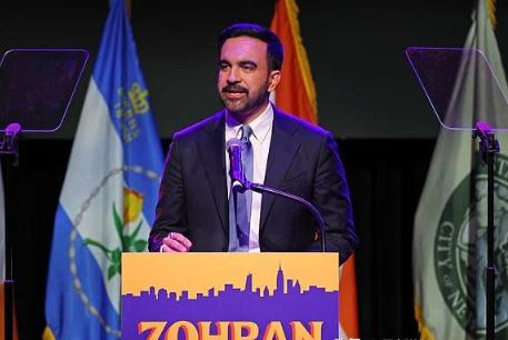 一夜赢三州！美国民主党刚翻盘，特朗普立即放话：好戏刚开始美国这两天热闹得跟开