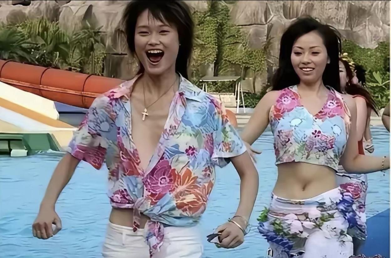 春哥出道二十多年，至今零绯闻，一直以中性造型示人，四十多岁了，没有男朋友。近期在