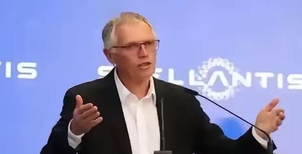 有人问安世破产了谁的损失大?答案其实直白得很,亏得最惨的肯定是咱们中企,荷兰
