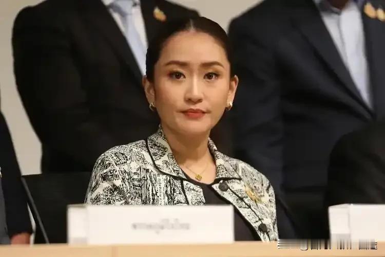 佩通坦“认输”！洪森放话“奉陪到底”，泰国新总理是谁？2025年7月1日，