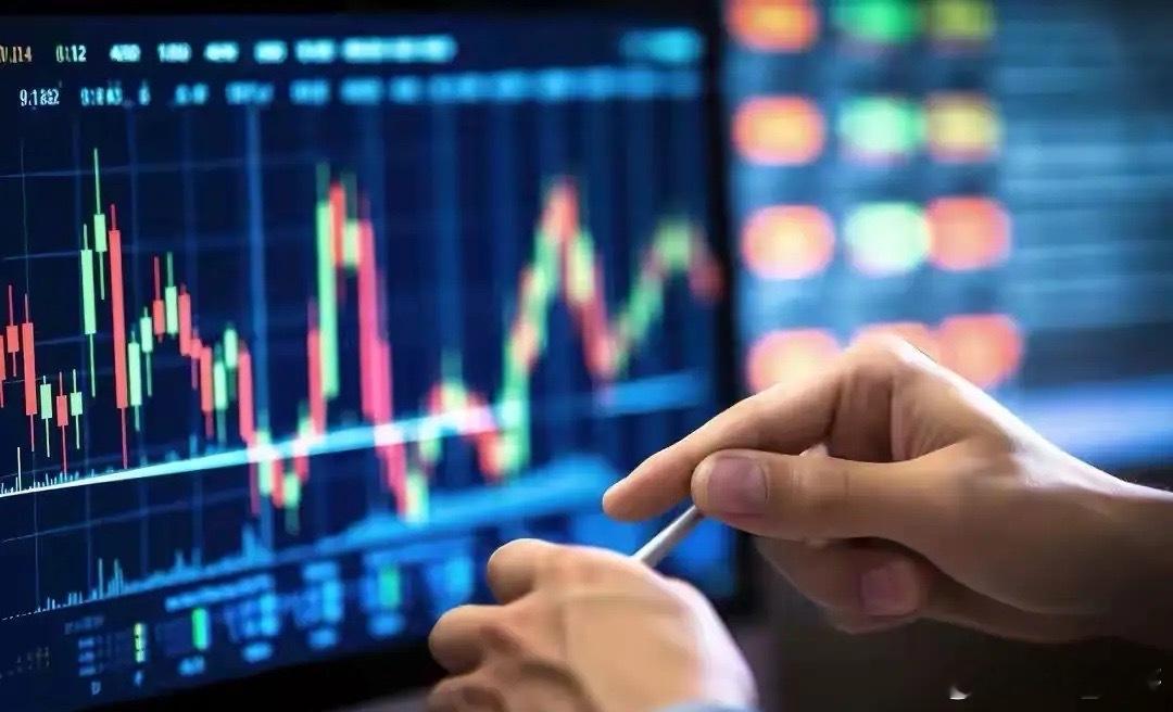 周末最大的利空消息是关于科技股！先说一下昨晚外围市场的表现，美股三大指数集体下跌