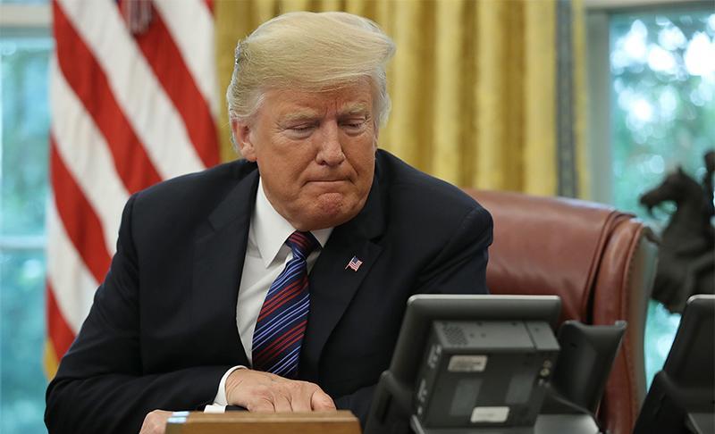 为了与中国对话达成贸易协议，特朗普主动放低姿态，软化对话语调特朗普竟然成了在白