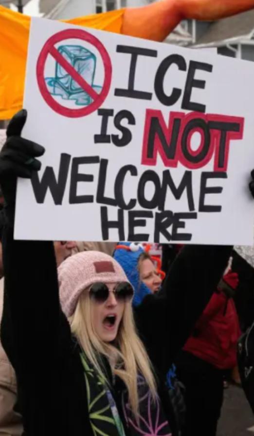 ICE扩大特工无令状拘留人员的权力移民与海关执法局（ICE）已扩大其特工在无逮