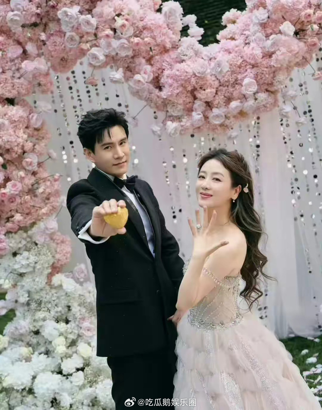 经超结婚11周年纪念日，向老婆小李琳惊喜求婚，单膝跪地真的好宠！！！​​​