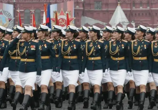 三个国家元首取消参加俄罗斯红场阅兵，纪念二战胜利80周年。这三个国家元首本来已经