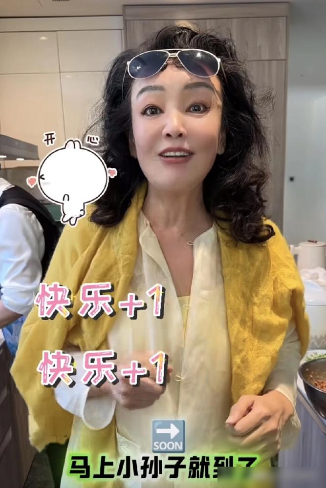 战兰竟然服软了！亲自下厨给马筱梅包饺子，背后藏着3个耳光，一记比一记响。儿子
