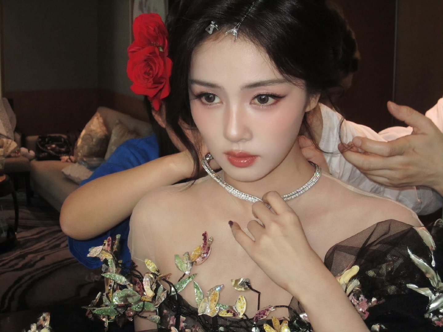 白鹿星光大赏有3套造型纯正美人好耀眼啊