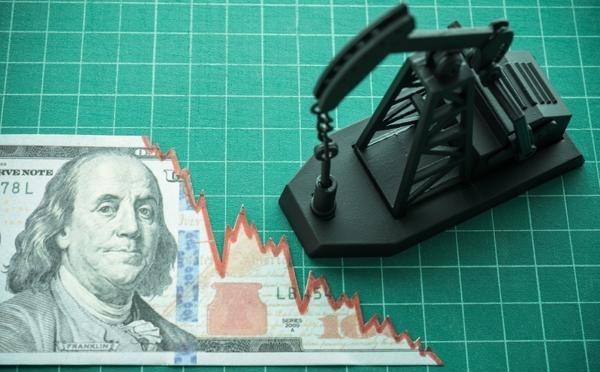 油美元的体系已经事实上崩解了，法国清空了在美国纽约存放的最后129吨黄金，至此法